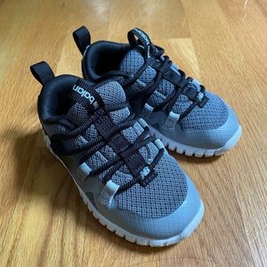 New balance toddler shoes size 6.5